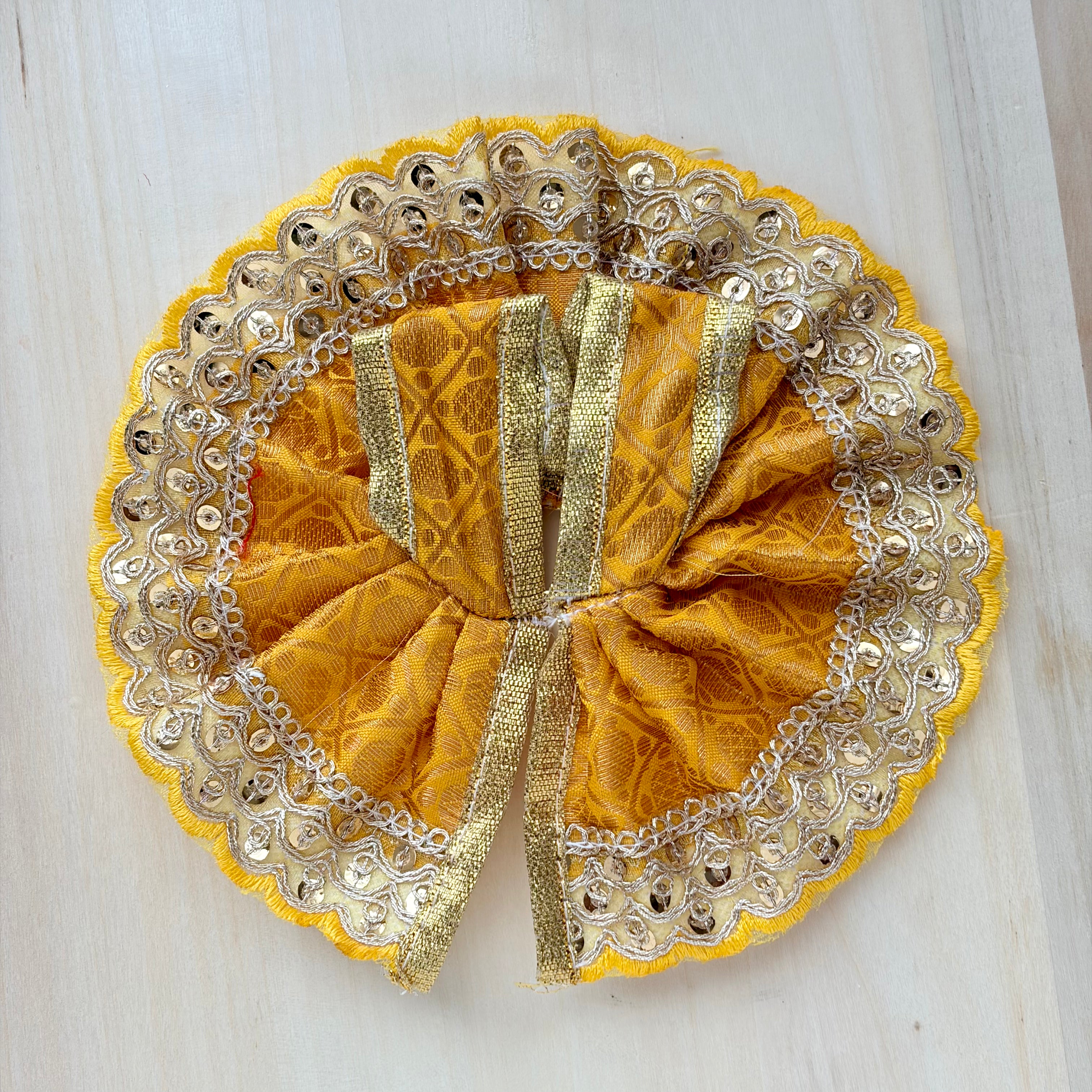 Silk brocade with golden border - Size 2 - KS17