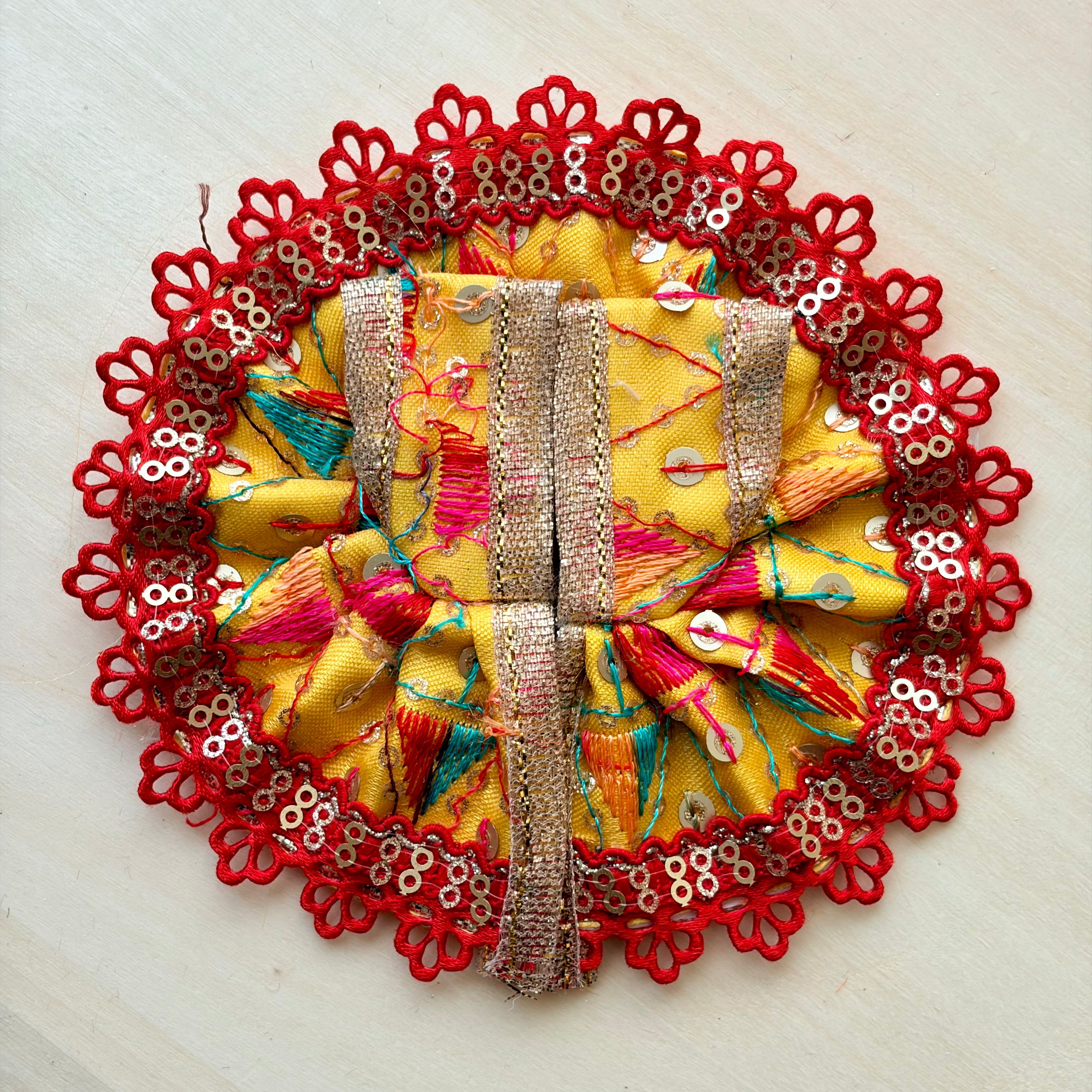 Contrast lace border and fine thread work - Size 0 - KS13