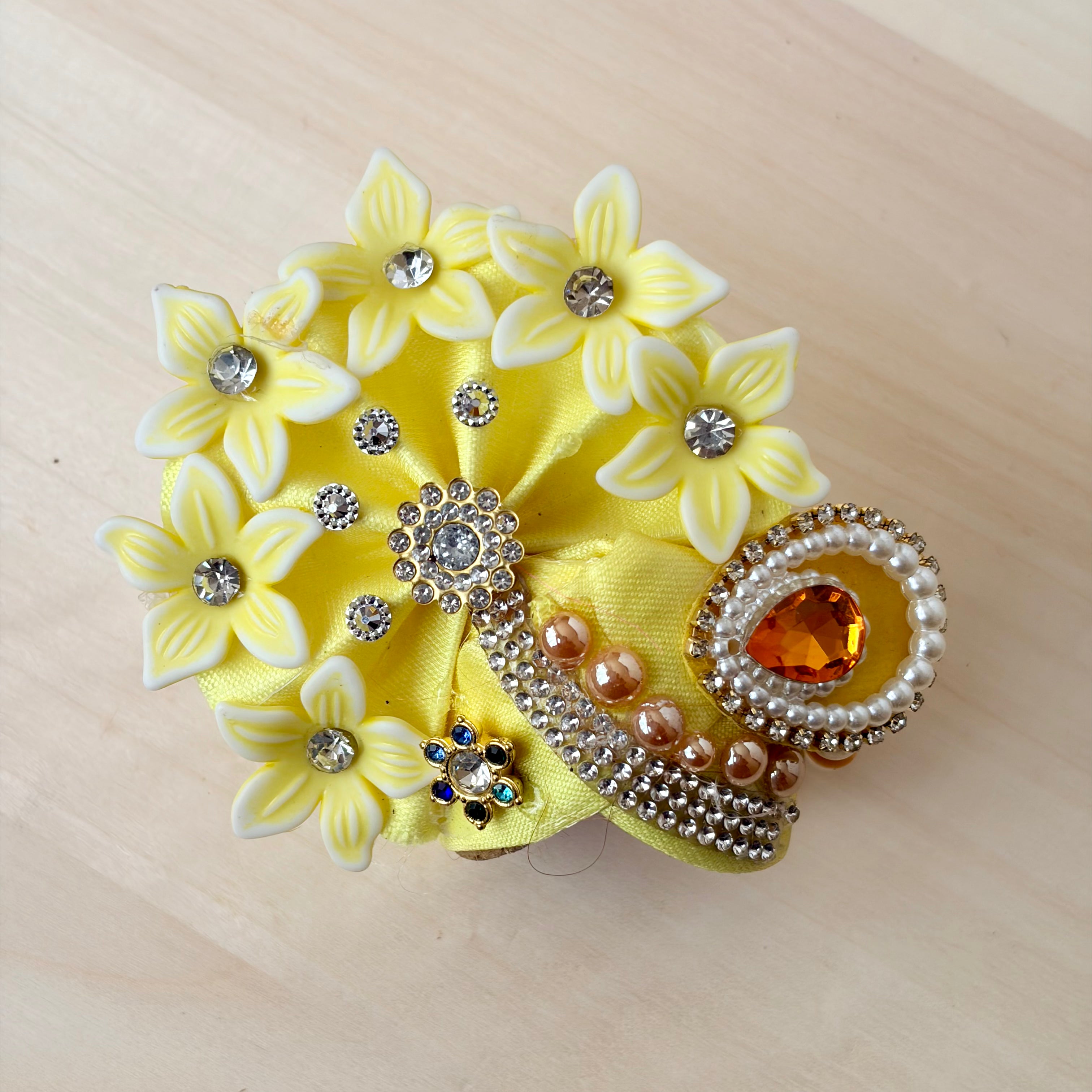 Flowery Pagh with pearl and diamond work, Suitable for size 4, 5 - KS19