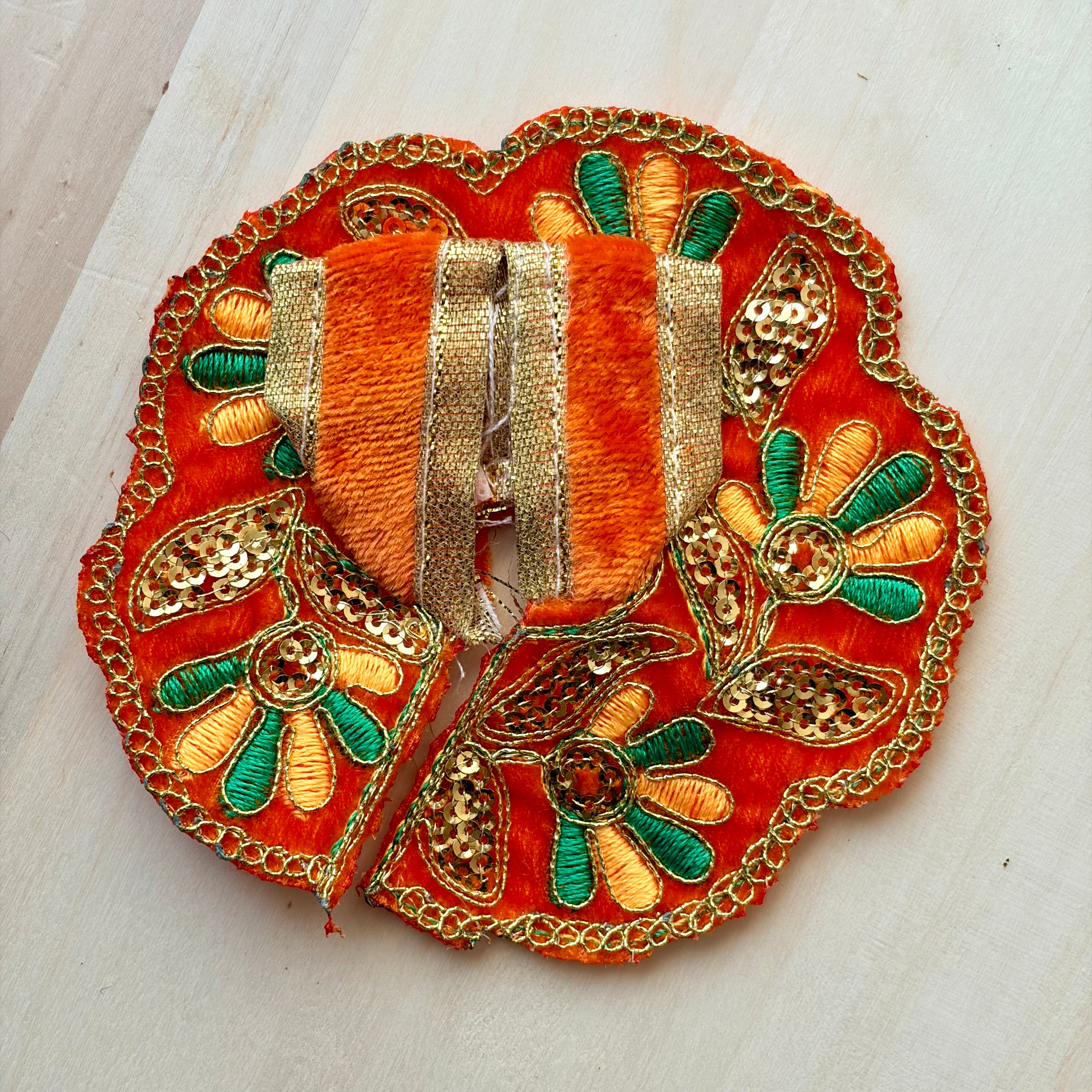 Flower and leaves embroidery on velvet - Size 0, 1 - KS9